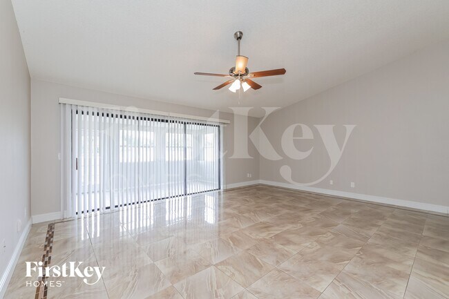 Foto del edificio - 7652 Clubhouse Estates Dr