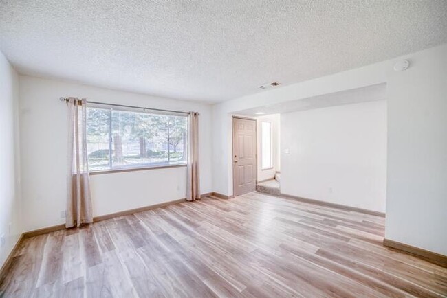 Building Photo - 5901 Bamford Dr