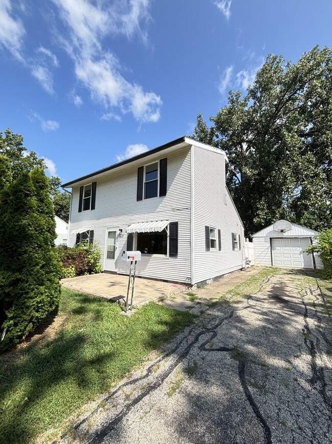 Building Photo - 228 Arcadia Dr