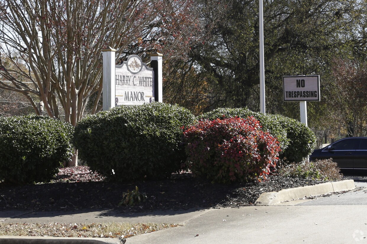Harry C White Manor Apartments in Spartanburg, SC