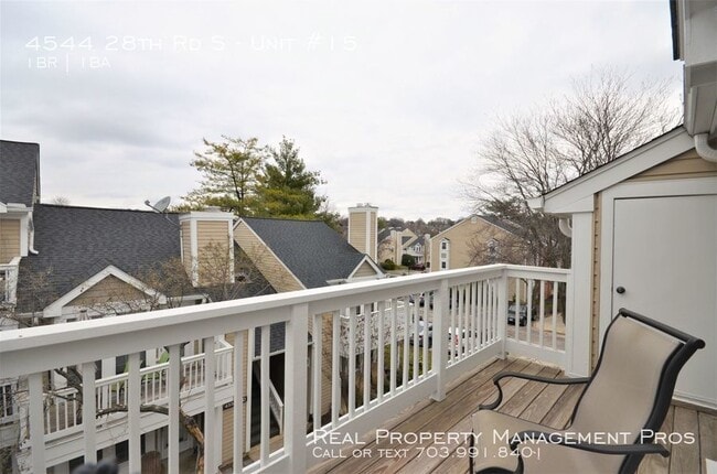 Building Photo - Beautiful Top Floor Condo- Shirlington!