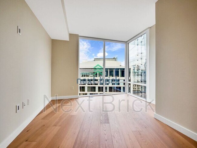 Foto del edificio - 121 Stewart St