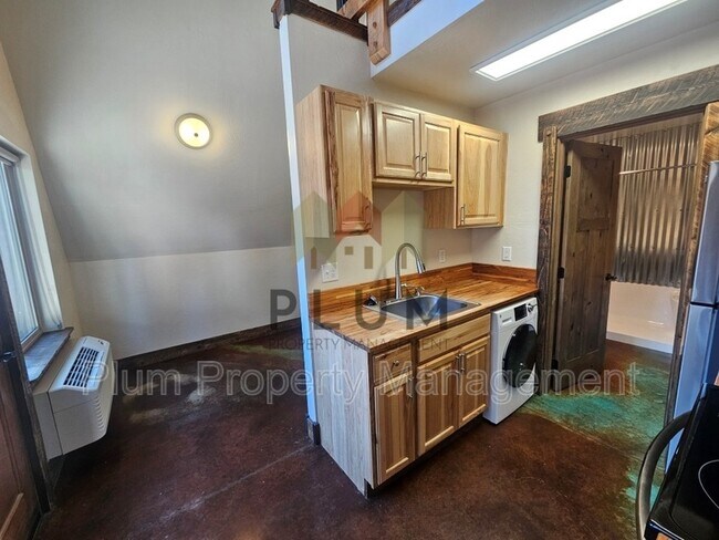 Foto del edificio - 213 Sommers St