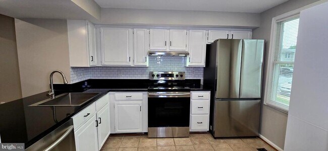Foto del edificio - 3591 Laurel View Ct
