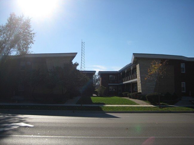 Building Photo - 7136 W 26th St
