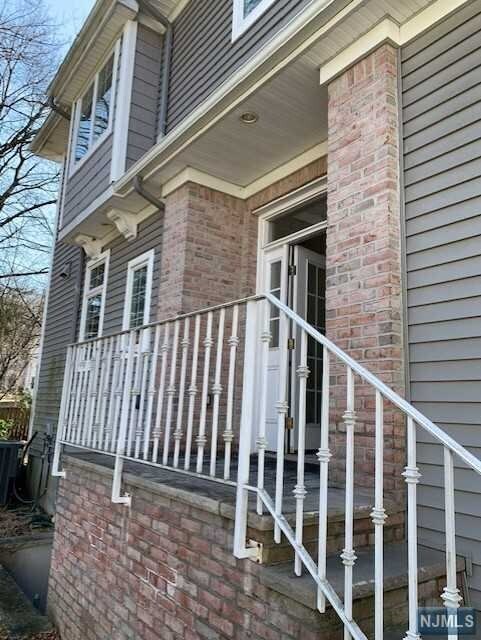 Building Photo - 218 County Rd