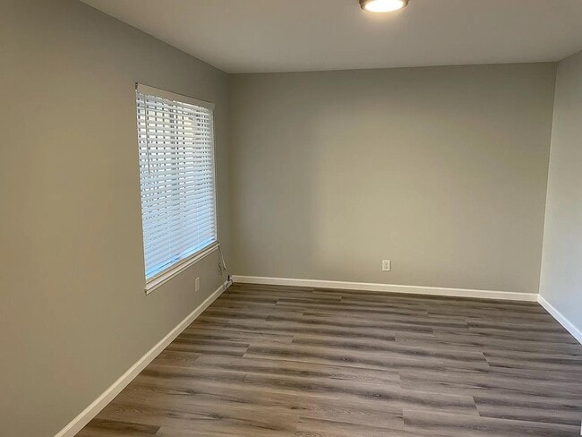 Foto del edificio - 116 Evelyn Cir