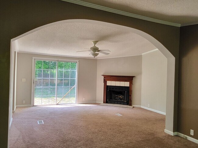 Foto del edificio - 4 bedroom mobile home in Iron Station