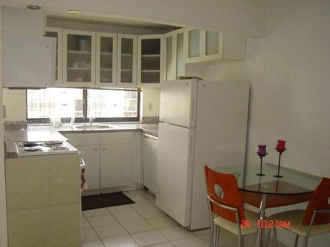 Foto del edificio - 16919 N Bay Rd