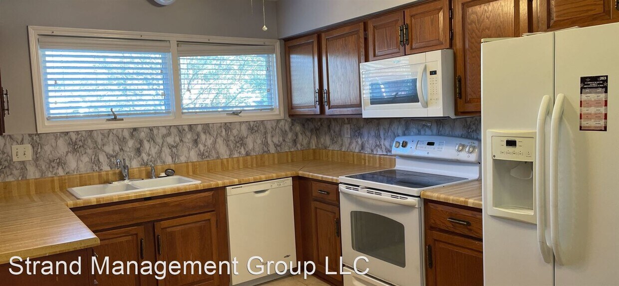 3 br, 2 bath House 901 Colony Drive House Rental in North Myrtle