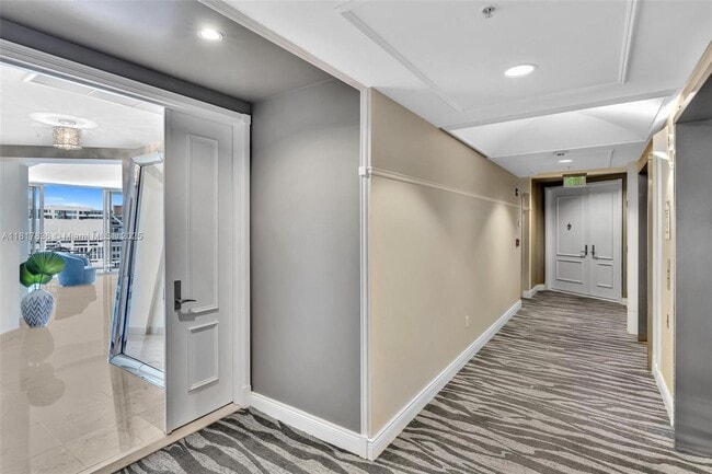 Building Photo - 848 Brickell Key Dr