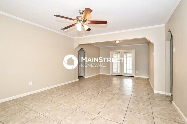 Photo - 3 Bedroom Pet-Friendly Home in Garland, TX with Main Street Renewal