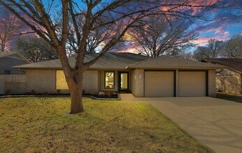 Building Photo - 1317 Meadgreen Cir