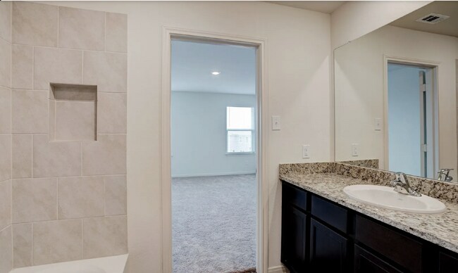 Foto del edificio - Three Bedroom Home in Converse
