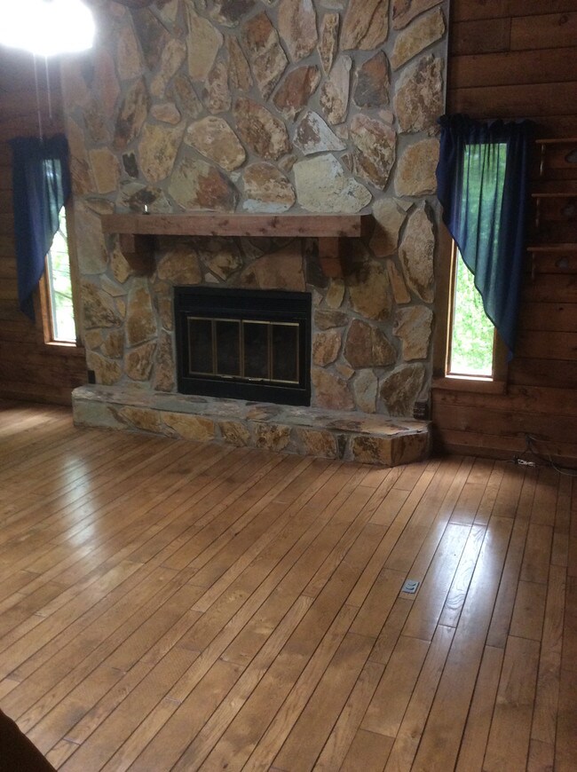 Building Photo - 25 Eagles Nest Ln