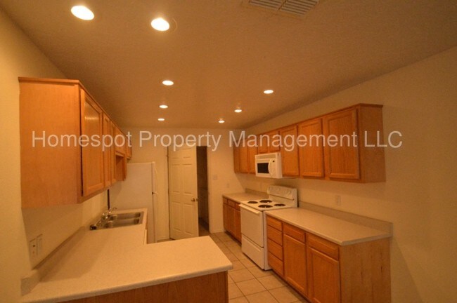 Foto del edificio - 700 W 17th Ln