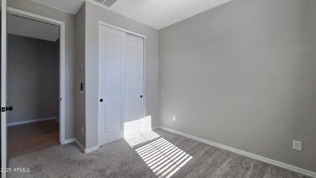 Foto del edificio - 18418 W Sunbelt Dr