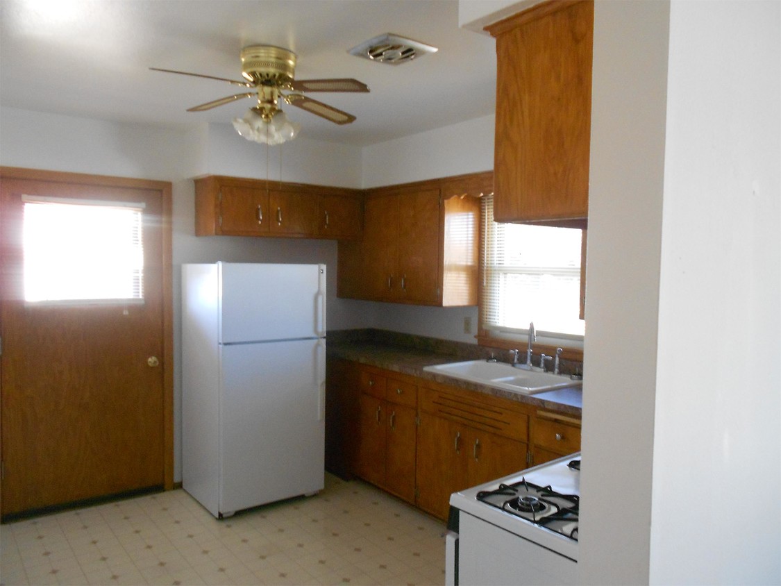 Primary Photo - 6179 Highland Ln