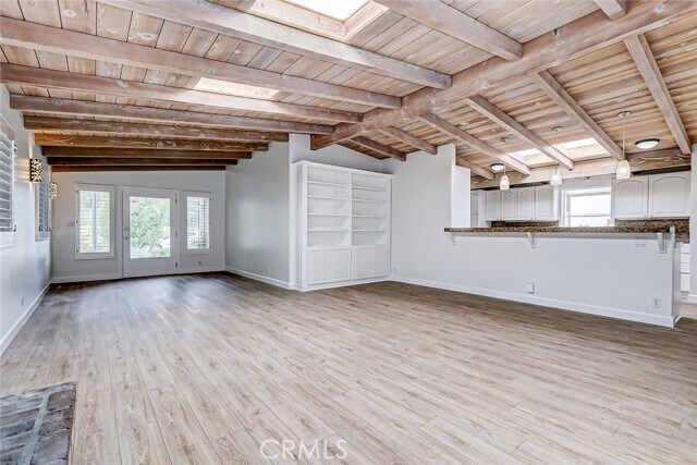 Building Photo - 1404 N Poinsettia Ave