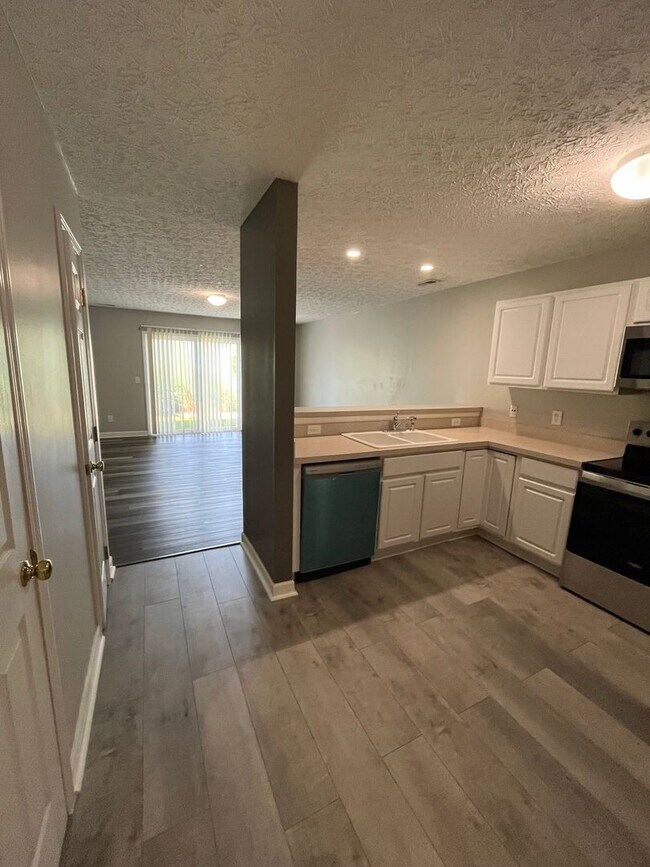 Building Photo - 5171 Mantua Dr