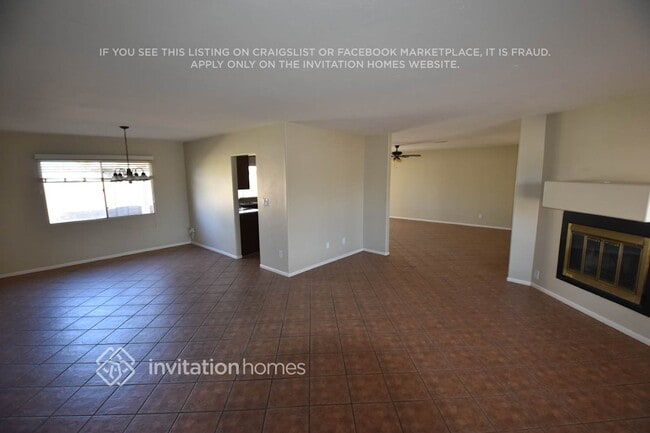 Building Photo - 10639 N 48th Dr