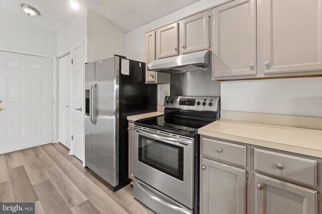 Foto del edificio - 2121 Wainwright Ct