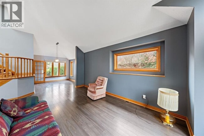 Building Photo - 670 Lakeshore Rd