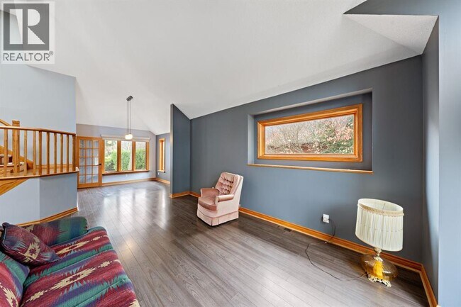 Photo du bâtiment - 670 Lakeshore Rd