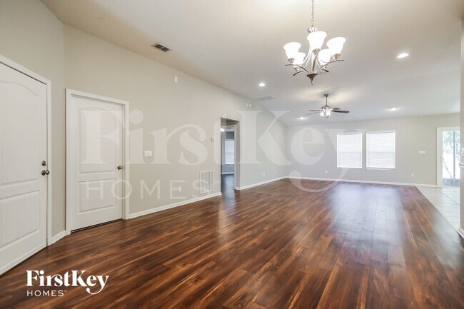 Building Photo - 344 Sunshine Dr