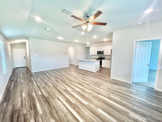 Foto del edificio - AVAILABLE MID JULY; APPLY TODAY ON OUR WEBSITE