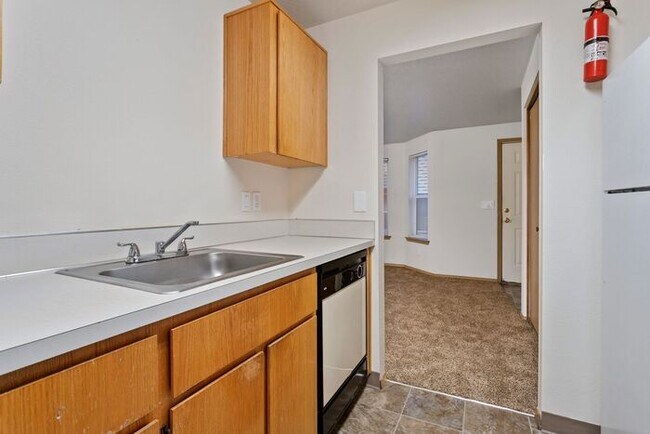 Foto del edificio - Now Leasing at Jonathan’s Place – Modern C...