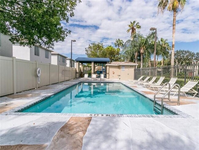 Foto del edificio - 6006 Plum Isle Way