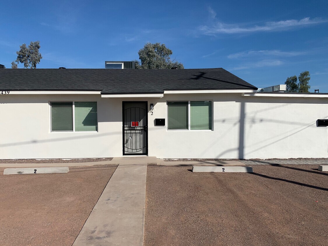 Primary Photo - 9439 N 11th Ave