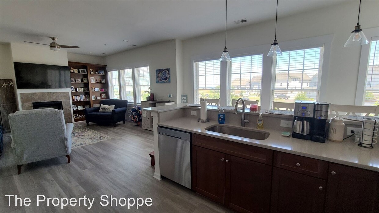 Primary Photo - 2 br, 2 bath House - 9650 Shore Drive, Uni...