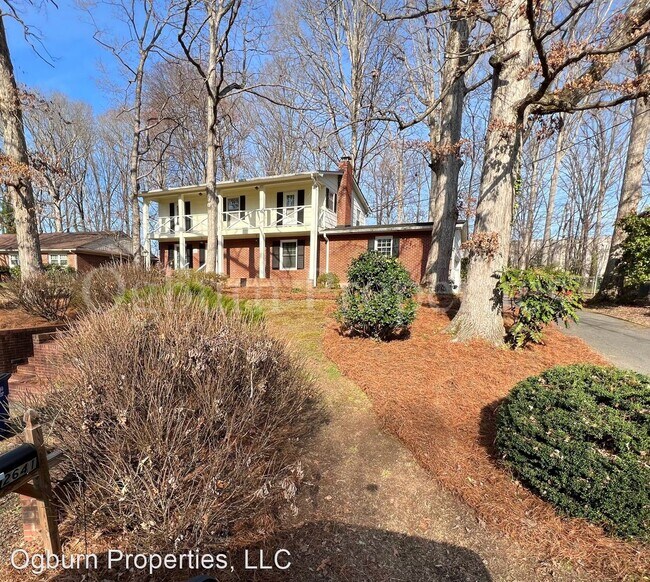 Building Photo - 4 br, 2.5 bath House - 2641 GREENCREST DRIVE