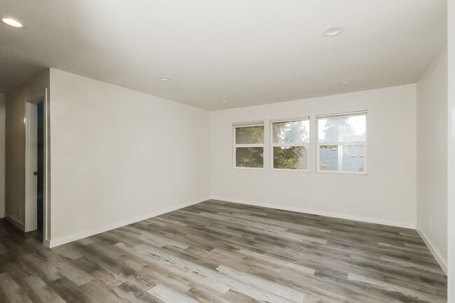 Building Photo - 7151-7153 Fauntleroy Wy SW