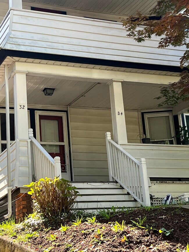 Foto del edificio - 32 Westwood Rd
