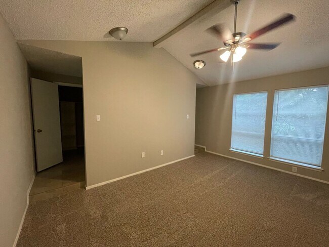 Foto del edificio - 211 Turtle Creek Dr