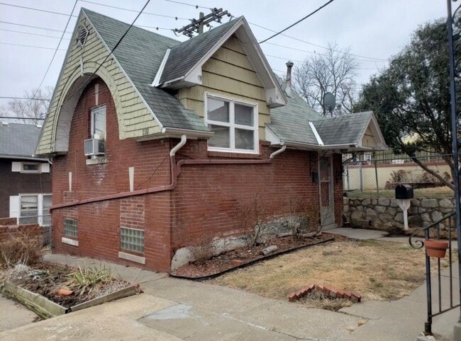 Building Photo - 1510 Francis St