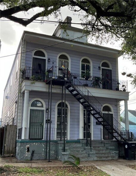 Primary Photo - 1716 Bayou Rd