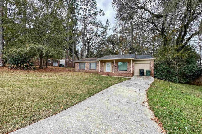 Building Photo - 2630 Mayfair Rd