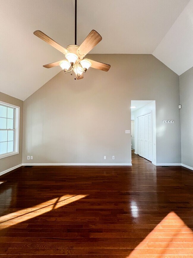 Foto del edificio - Beautiful Single-Family Home! Bonus Room, ...