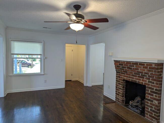 Sala de estar - 2615 Alabama St SW