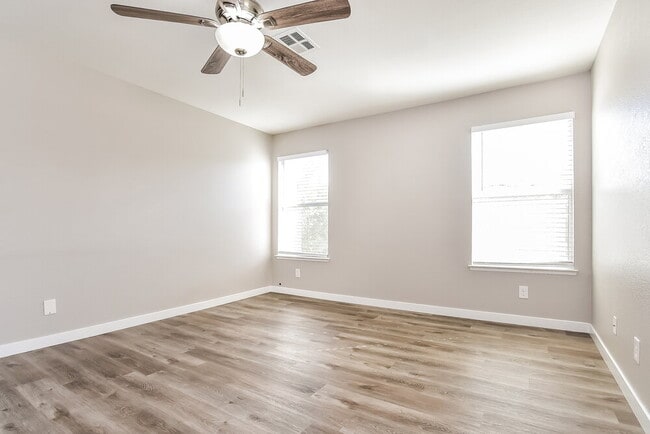 Building Photo - 1125 Purple Martin Ct