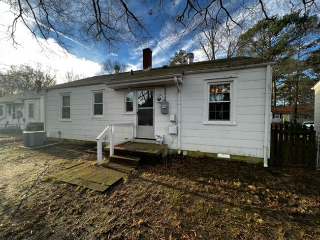 Foto del edificio - -- 3 BR/ 1 BA Three Bedroom Ranch House