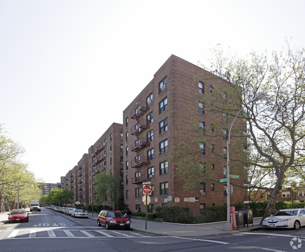 The Camelot - Apartments in Forest Hills, NY | Apartments.com