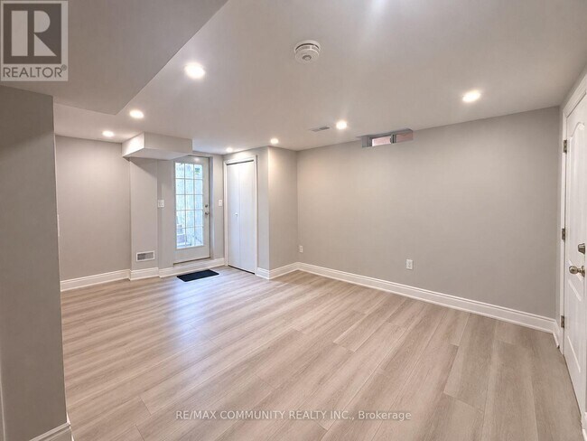 Building Photo - 3 Streamline Dr