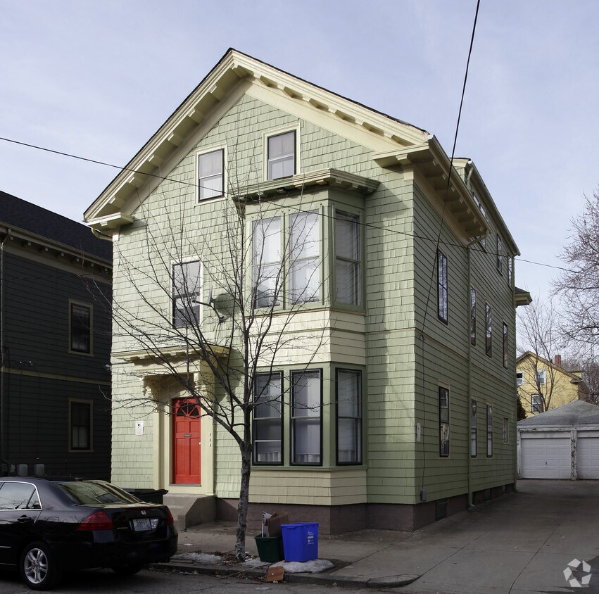 Building Photo - 57 Wood St