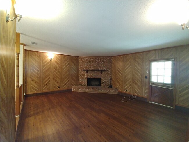 Building Photo - 2515 College Park Ln