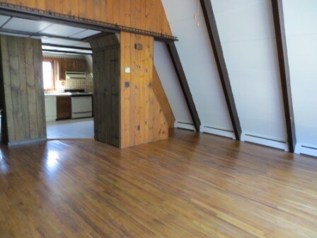 living area looking toward kitchen - 15 Lake Catalpa Rd